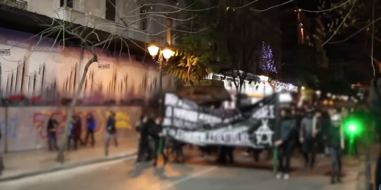 Βίντεο με επίθεση αντιεξουσιαστών σε ομάδα ΔΡΑΣΗ στα Εξάρχεια