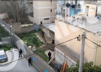 Βίντεο από την επιχείρηση της Αντιτρομοκρατικής στο σπίτι οπλοστάσιο στα Σεπόλια