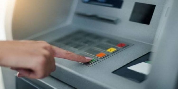 Οι… Ελληναράδες εκμεταλλεύονται και τον κορωνοϊό!