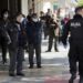 Οι παππούδες των ΑΤΜ, τα πικ νικ στον Υμηττό και ο “τσαντισμένος” Χαρδαλιάς