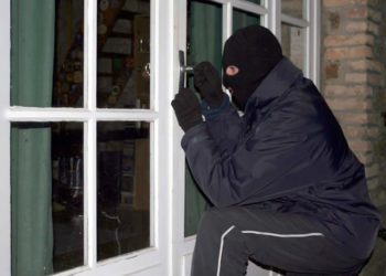Σε καραντίνα και οι κακοποιοί – Μείωση 40% σε κλοπές και ληστείες τον Μάρτιο