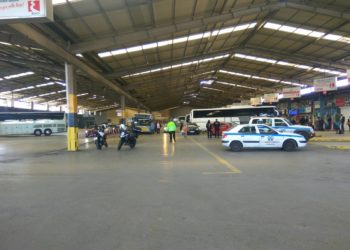 Σφραγίζουν δρόμους, σταθμούς και λιμάνια – Έλεγχοι και για τα εξοχικά στην Αττική