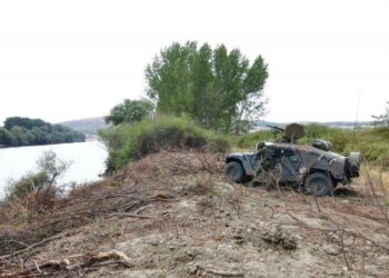 Τουρκικές προκλήσεις με ριπές όπλων στον Έβρο