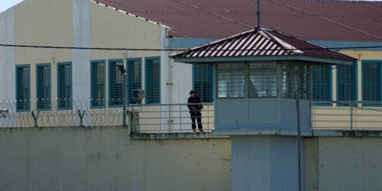 Μετέφεραν νεκρό στις Φυλακές Τρικάλων για να τον αποχαιρετήσει ο κρατούμενος πατέρας του