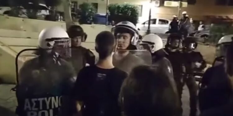 Βίντεο με τα επεισόδια στην πλατεία Καλλιθέας της Θεσσαλονίκης