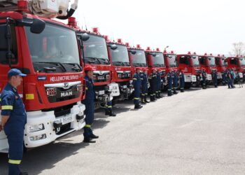 Τριάντα πέντε νέα πυροσβεστικά οχήματα για την Αττική – (ΦΩΤΟ)