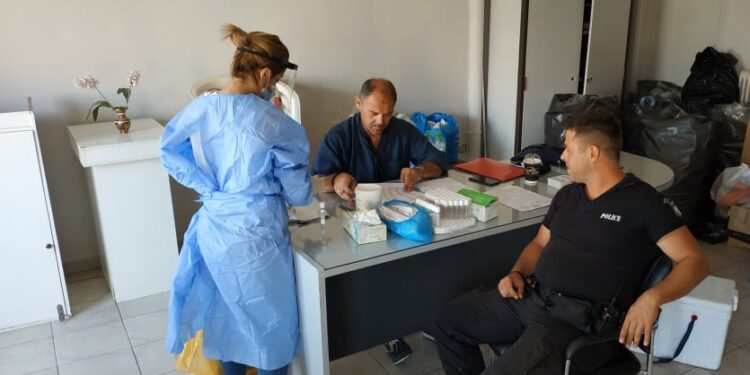 Τεστ ανίχνευσης της covid-19 στους αστυνομικούς της Αργολίδας