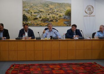 «Προσκύνημα» στα Ανώγεια με… ευαγγέλιο τον νόμο. Ναι μεν αλλά… από τον Μ. Χρυσοχοΐδη