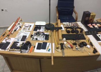 Νέα έρευνα στον Κορυδαλλό – Κατασχέθηκαν αυτοσχέδια όπλα και κινητά τηλέφωνα