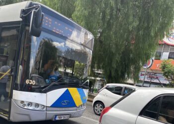 Οδηγός λεωφορείου σε τυφλό: Πάτα το κουδούνι όταν δεις την στάση!! (ΒΙΝΤΕΟ)