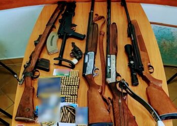 Περίεργο μήνυμα στον τοίχο του 52χρονου με τα όπλα στο Αγρίνιο – ΒΙΝΤΕΟ και ΦΩΤΟ