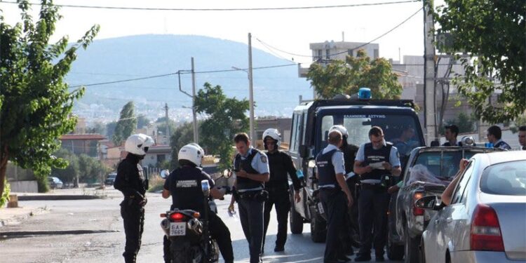 Επιχείρηση με ΜΑΤ και ΟΠΚΕ για την σύλληψη ληστών στα Άνω Λιόσια