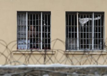 “Σχολεία γονέων” στις φυλακές από το ΥΠΤΠ