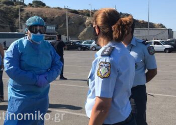 Τεστ κορωνοϊού σε ταξιδιώτες στην Ραφήνα – Φωτορεπορτάζ