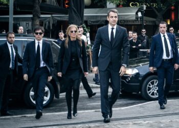 Περίεργη κλοπή όπλου από φρουρό του Πρωθυπουργού στα Εξάρχεια