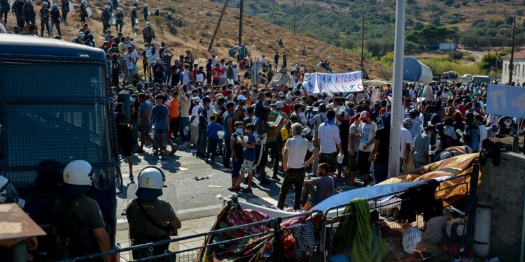 “Ασυνόδευτοι ανήλικοι” στην ομάδα των Αφγανών που έκαψαν την Μόρια