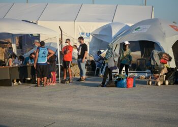 Μηνύματα από το 112 στους μετανάστες για να μπουν στον νέο καταυλισμό