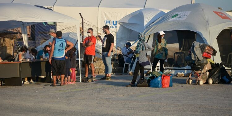 Μηνύματα από το 112 στους μετανάστες για να μπουν στον νέο καταυλισμό