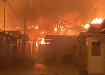 Για την καραντίνα κάηκε το ΚΥΤ στη Μόρια!