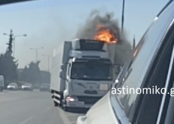 Νταλίκα ταξίδευε φλεγόμενη στην Εθνική – Βίντεο