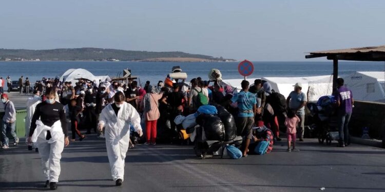 Επιχείρηση της Αστυνομίας στο Καρά Τεπέ της Λέσβου – ΒΙΝΤΕΟ