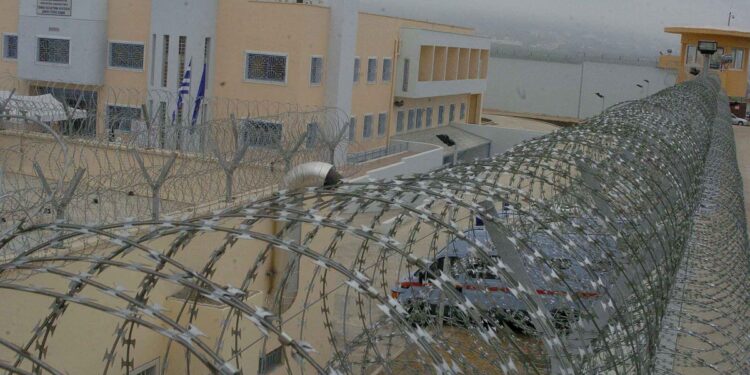 Στις φυλακές του Δομοκού και των Τρικάλων οι κατάδικοι της Χρυσής Αυγής