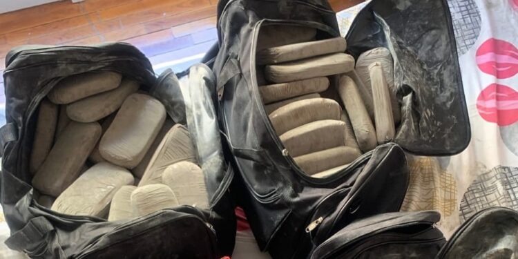 Έκρυβαν 102 κιλά ηρωίνη σε Airbnb – Φωτό και Βίντεο