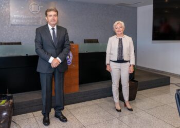 Εφ΄ όλης της ύλης η συνάντηση Χρυσοχοΐδη με την Δντρια Μετανάστευσης της ΕΕ