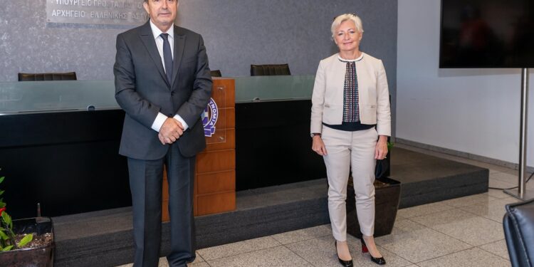 Εφ΄ όλης της ύλης η συνάντηση Χρυσοχοΐδη με την Δντρια Μετανάστευσης της ΕΕ