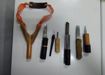 Ναρκωτικά αυτοσχέδια μαχαίρια και σφεντόνες στις φυλακές Δομοκού