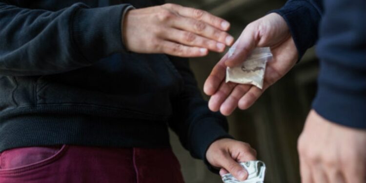 Ναρκωτικά στις γειτονιές – Οι σπείρες και οι κώδικες επικοινωνίας