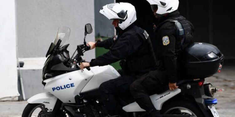 Στην πόρτα βρήκε το θάνατο ο αστυνομικός – Το ραντεβού του αποχαιρετισμού που δεν έγινε ποτέ