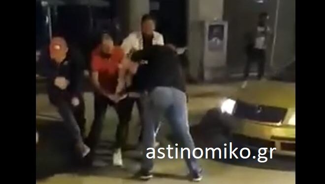 Βίντεο σοκ – Ύποπτος άρπαξε όπλο αστυνομικού και εκπυρσοκρότησε