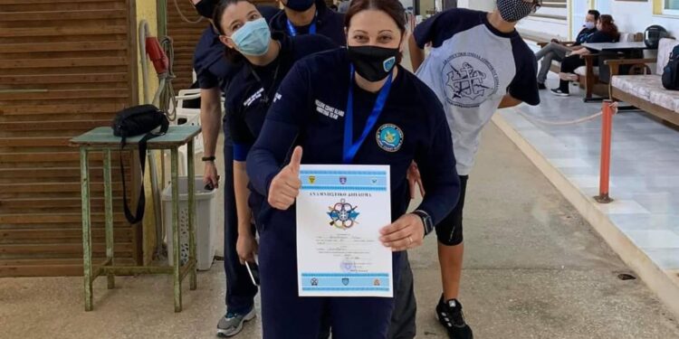 Γυναίκα Λιμενικός σαρώνει στους σκοπευτικούς αγώνες