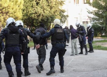 Εκκενώθηκε το ΕΜΠ από τους καταληψίες – Ξαφνική επιχείρηση της ΕΛΑΣ