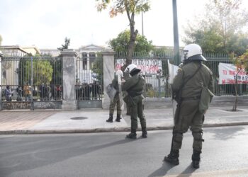 Δεν πρόλαβαν την καταληψη του ΕΜΠ – Υποχώρηση από Χρυσοχοΐδη;