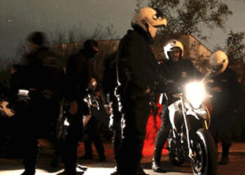 Αυτοκτόνησε μπροστά στα μάτια αστυνομικών στα Καλύβια