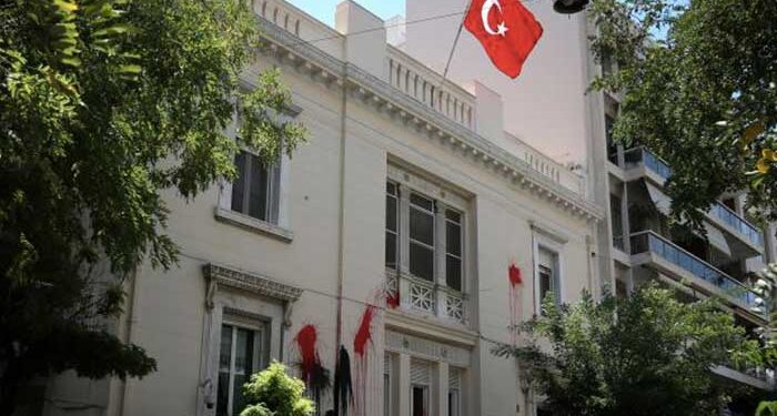 Απαγορεύτηκε πορεία Κούρδων στην πρεσβεία της Τουρκίας