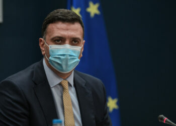 Λουκέτο σε όλη τη χώρα για ένα μήνα προανήγγειλε ο Κικίλιας