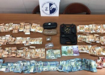 Δεσμοφύλακας πουλούσε ναρκωτικά στις φυλακές του Κορυδαλλού