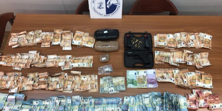 Δεσμοφύλακας πουλούσε ναρκωτικά στις φυλακές του Κορυδαλλού