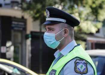 Μπάχαλο με τα covid-test – Έστειλαν θετικό αστυνομικό για υπηρεσία