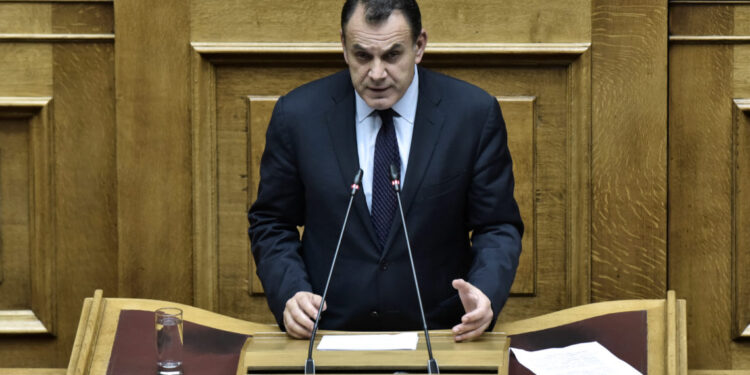 Ο ΥΕΘΑ για τα εκτός έδρας του Στρατού Ξηράς