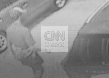 Φωτογραφία ενός από τους δράστες της διαπόμπευσης του πρύτανη της ΑΣΟΕΕ