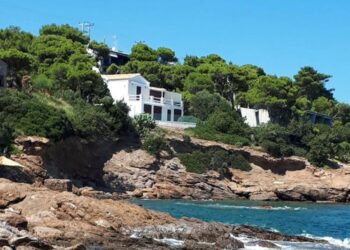 Επεισόδιο με τηλεοπτικό συνεργείο του Mega στο εξοχικό Τσίπρα