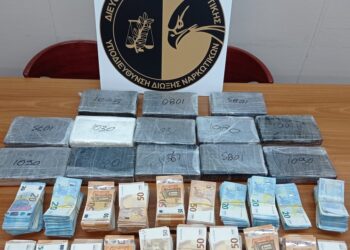 Νταλίκα – βαποράκι με δεκαπέντε κιλά κοκαΐνη – ΒΙΝΤΕΟ