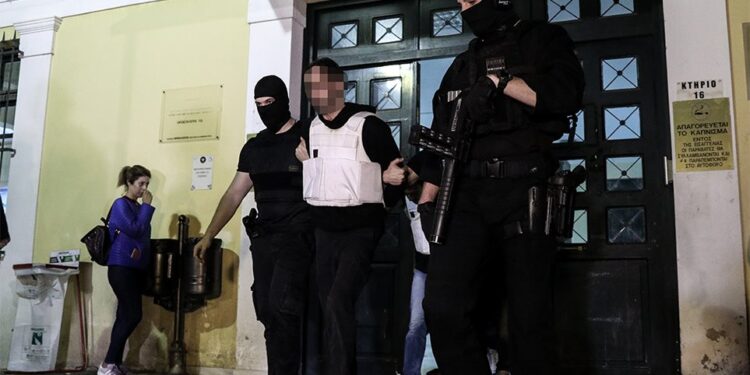 “Εμφανίστηκε” με κείμενο ο καταζητούμενος για τρομοκρατία Χατζηβασιλειάδης