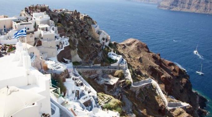 Ένας 20χρονος κατηγορείται για την δολοφονία στη Σαντορίνη – 200 ευρώ το κίνητρο!