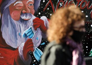 Συναγερμός στην αστυνομία για ρεβεγιόν με εκατοντάδες καλεσμένους και γνωστούς τραγουδιστές