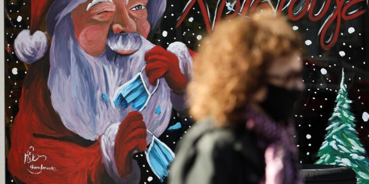 Συναγερμός στην αστυνομία για ρεβεγιόν με εκατοντάδες καλεσμένους και γνωστούς τραγουδιστές